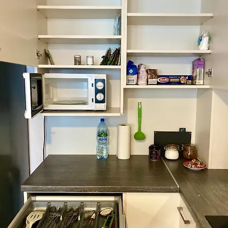 Modern Calm Studio, アパート *